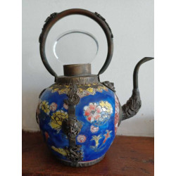 Ancienne théière chinoise porcelaine fleurie et métal ( bouchon...